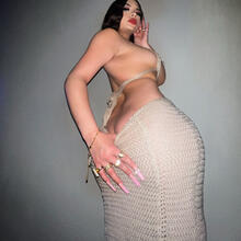  Nude