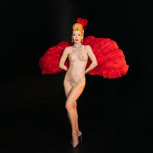  Nude