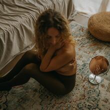  Nude