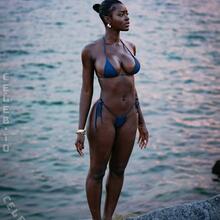  Nude