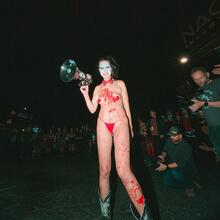  Nude
