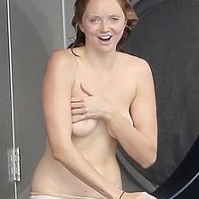 Nude