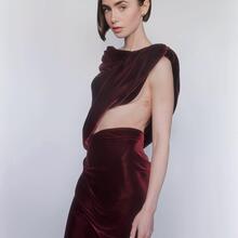  Nude