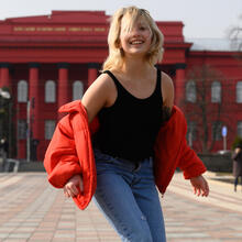  Nude