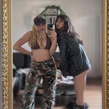  Nude