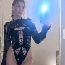  Nude