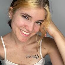  Nude