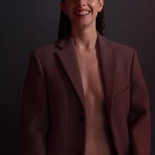  Nude