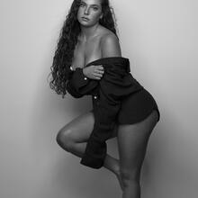  Nude