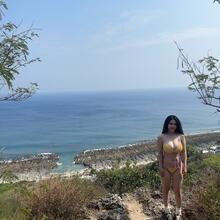  Nude