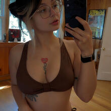  Nude