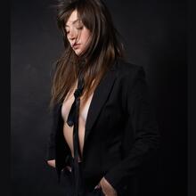  Nude