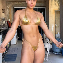  Nude