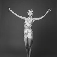 Nude