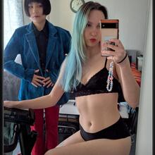  Nude