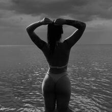  Nude