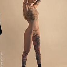  Nude