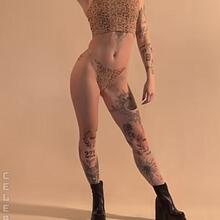  Nude