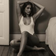  Nude