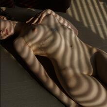  Nude