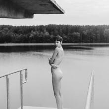  Nude