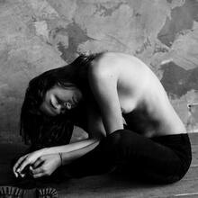 Nude