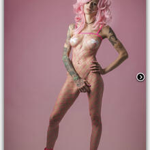  Nude