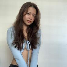  Nude