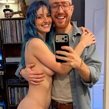  Nude