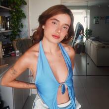  Nude
