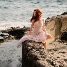  Nude
