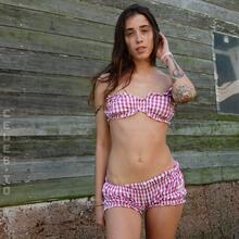  Nude