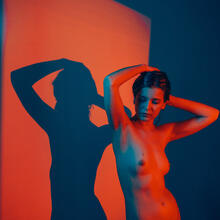  Nude