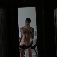  Nude
