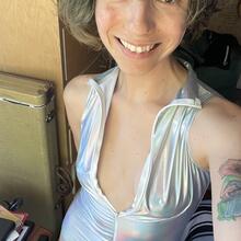  Nude