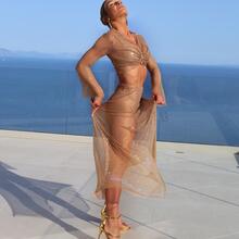  Nude