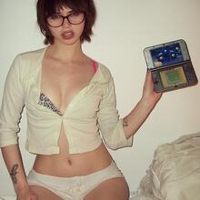  Nude