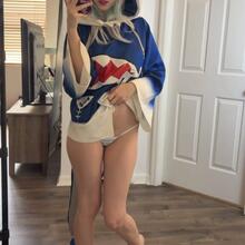  Nude