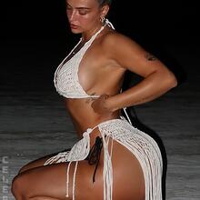  Nude