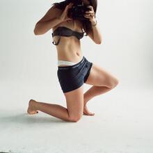  Nude