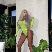  Nude