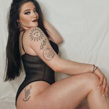  Nude