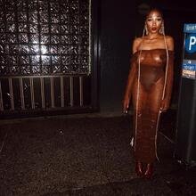  Nude