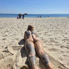  Nude
