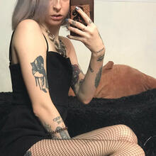  Nude