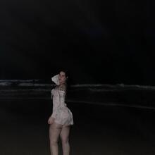  Nude