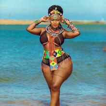  Nude