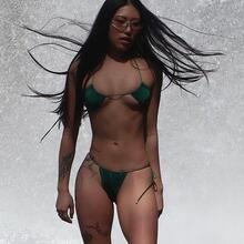  Nude