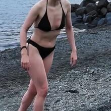  Nude