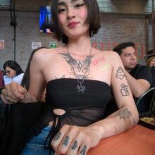  Nude